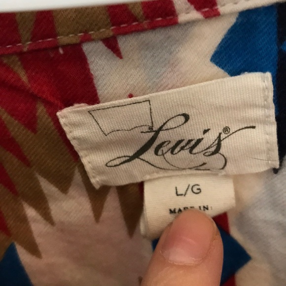 Levi’s shirt - Picture 2 of 3